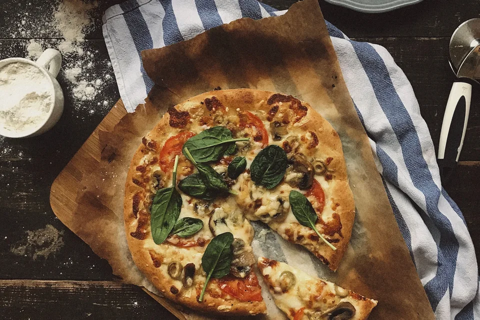 BookNoFees: Primjer fotografije: Pizza s gljivama i špinatom