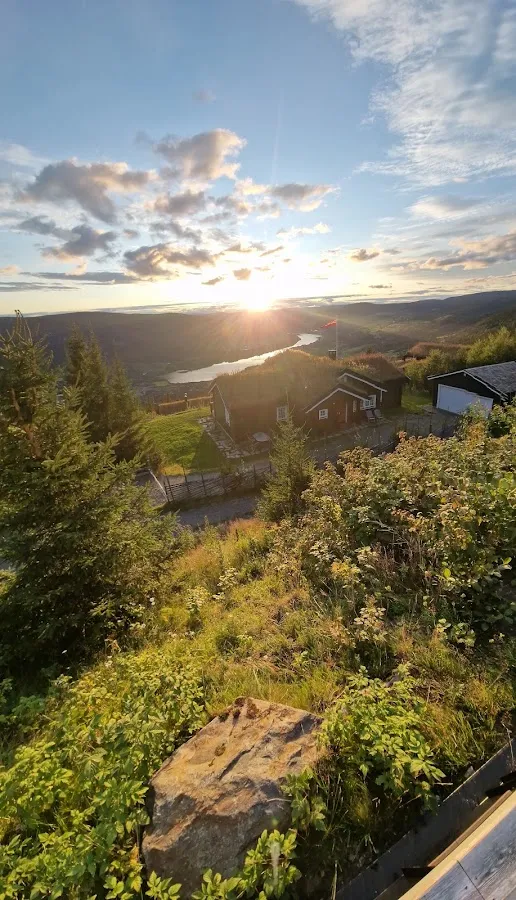 BookNoFees: kafić – Anne på landet – Oslo – Ana na selu, fotografija 2