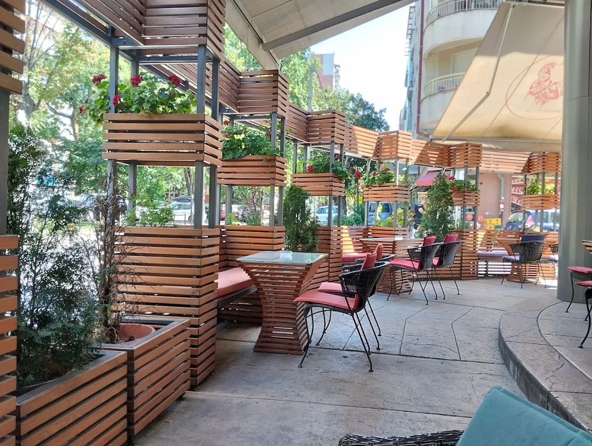 BookNoFees: kafić – Rooster Cafe – Belgrade – Rooster kafić, fotografija 1