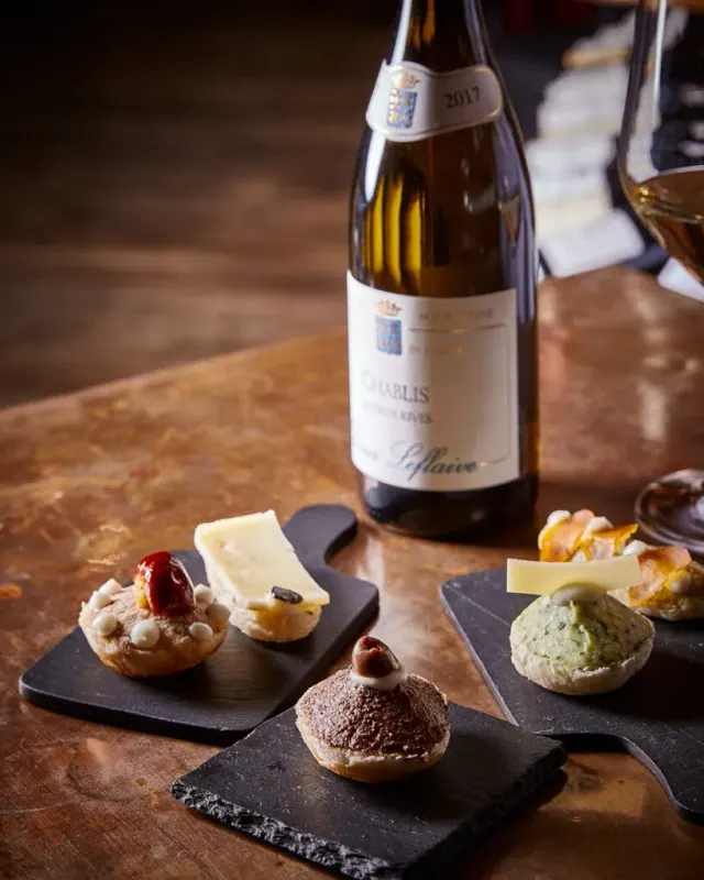 BookNoFees: Restoran – Achilli Enoteca al Parlamento – Rome – Vinska trgovina Achilli u Parlamentu, fotografija 3