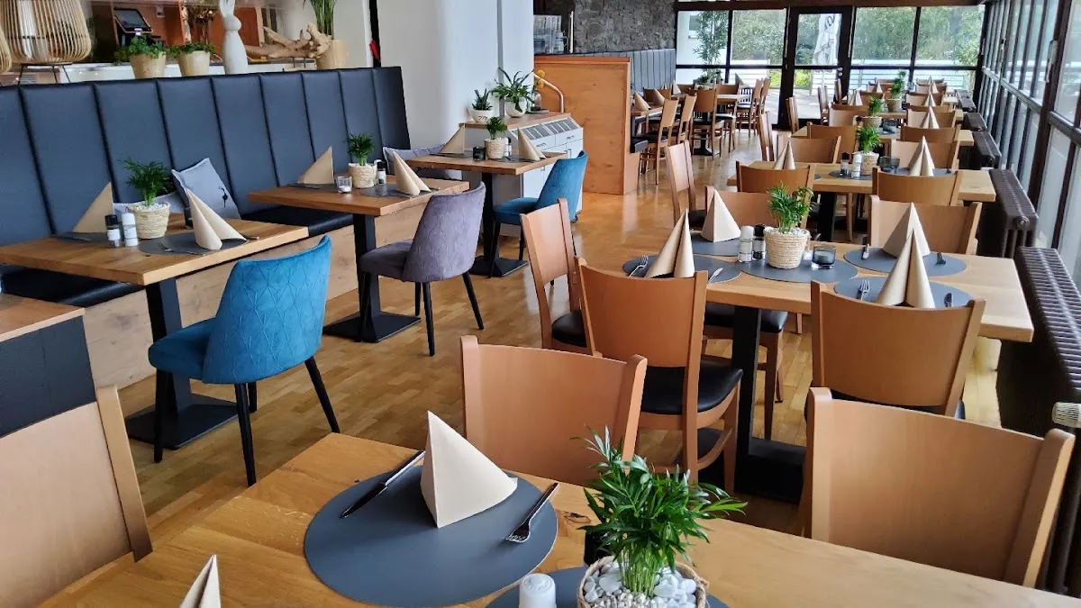 BookNoFees: Restoran – StadtGeflüster in der Bismarckhalle – Siegen – StadtGeflüster u Bismarckhalleu, fotografija 1
