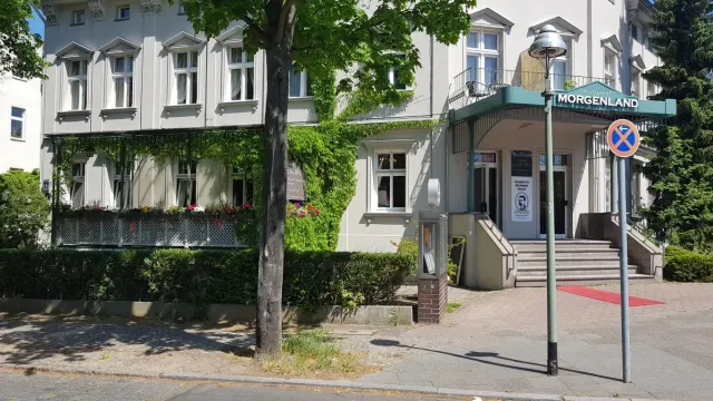 BookNoFees: Restaurant Morgenland, Berlin
