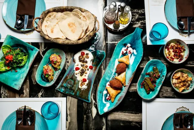 BookNoFees: Restoran – Byblos – Budapest – Biblos, fotografija 3