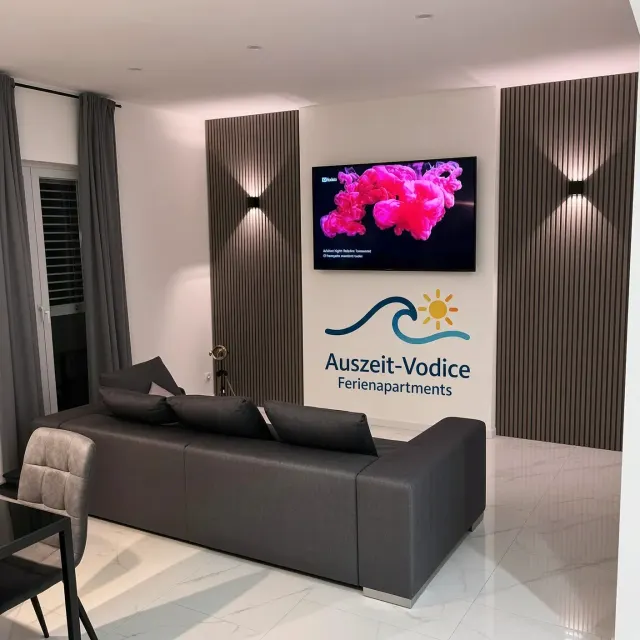 BookNoFees: Vodice Apartman 1: s privatnim bazenom i roštiljem – Vodice