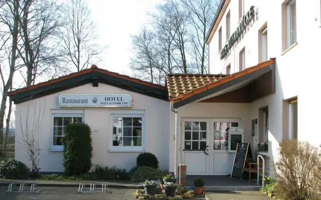 BookNoFees: Restoran – Haus Ruhrbrücke – Fröndenberg – Kuća na mostu Ruhr, fotografija 3