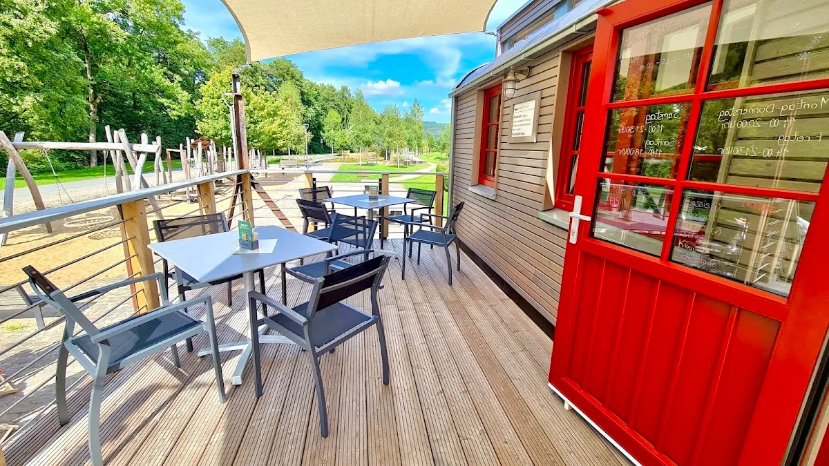 BookNoFees: Restoran – Finnentroper Lokschuppen – Finnentrop – Lokomotivski depo Finnentrop, fotografija 1