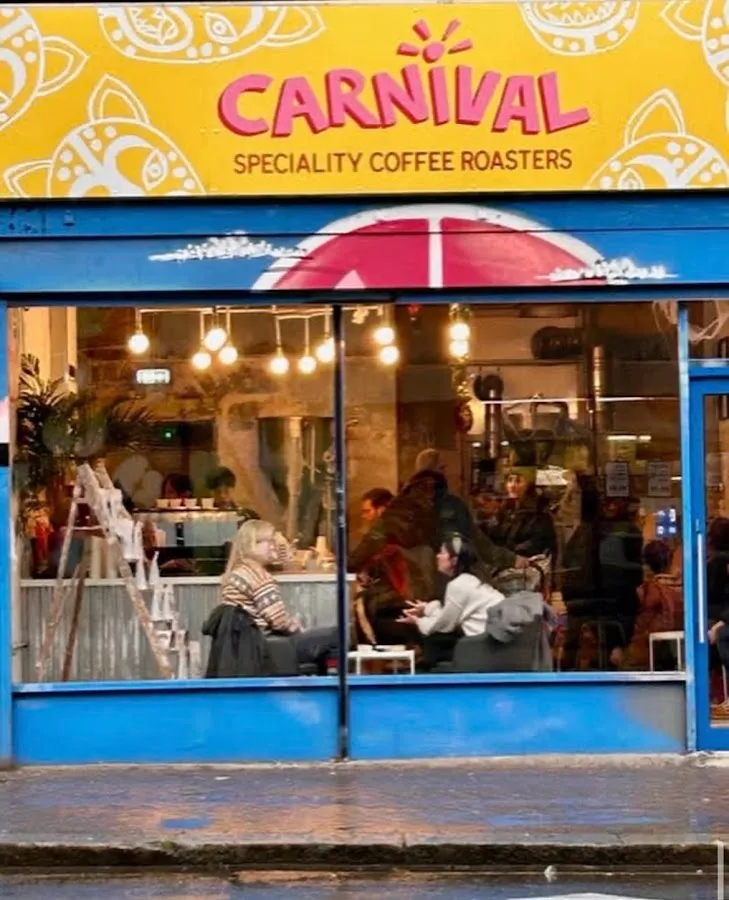 BookNoFees: kafić – Carnival Coffee Roasters – London – Karnival pržionica kave, fotografija 1