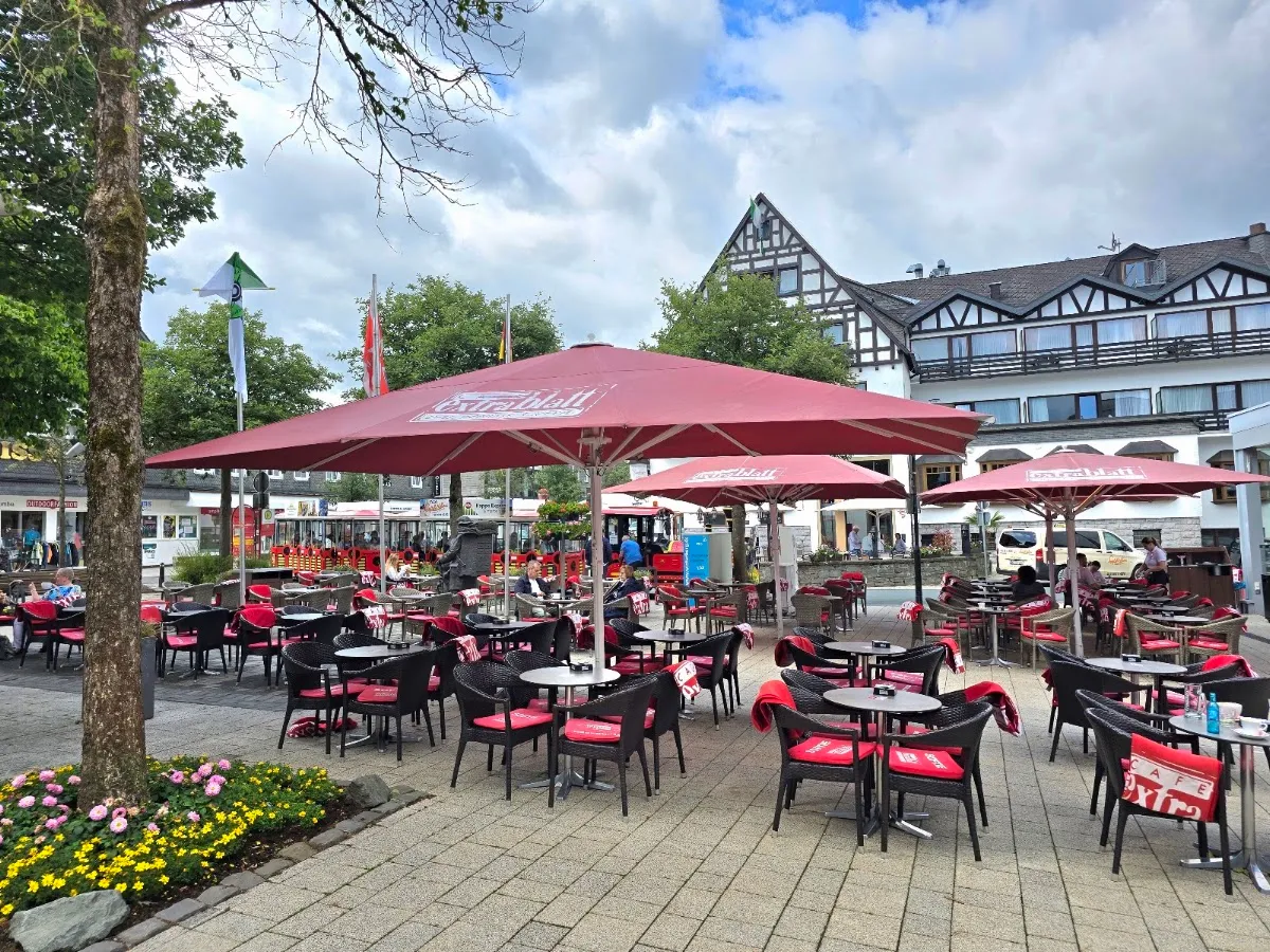 BookNoFees: Restoran – Cafe Extrablatt Winterberg – Winterberg – Café Extrablatt, Winterberg, fotografija 1