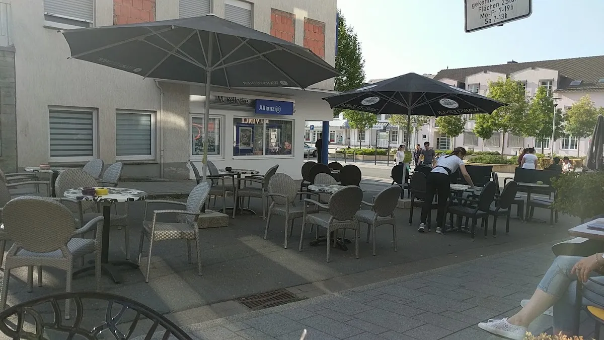 BookNoFees: Restoran – Eiscafé Cortina – Warstein-Belecke – Kafić s ledom Cortina, fotografija 1