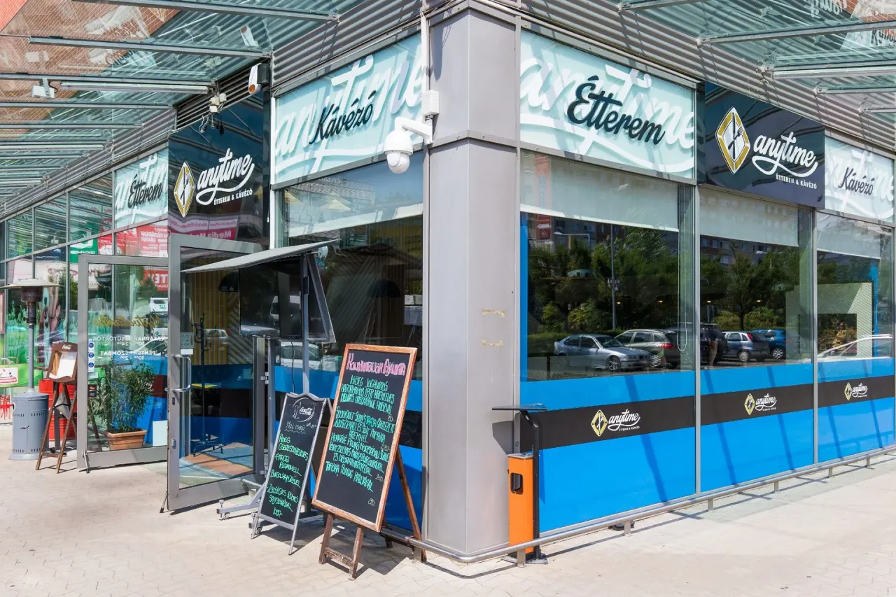 BookNoFees: Restoran – AnyTime Étterem és Kávézó – Budapest – Restoran i kafić AnyTime, fotografija 1