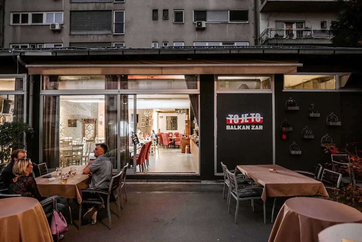 BookNoFees: Restoran – To Je To balkan žar – Ljubljana – To je to: Balkanski roštilj, fotografija 1