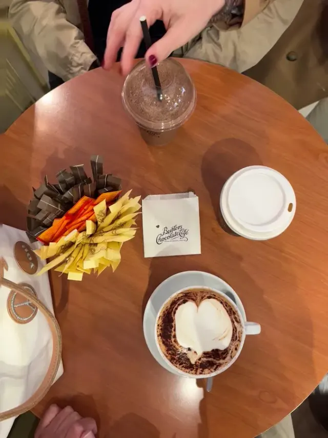 BookNoFees: kafić – Butlers Chocolate Café – Dublin – Butlers Chocolate Café, fotografija 3