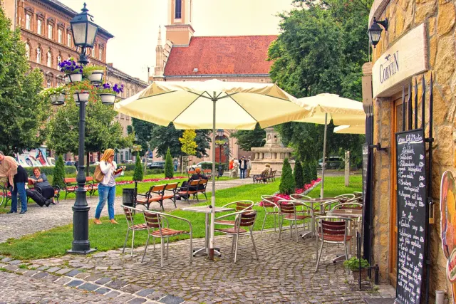 BookNoFees: kafić – Corvin Kávézó – Budapest – Corvin kafić, fotografija 2