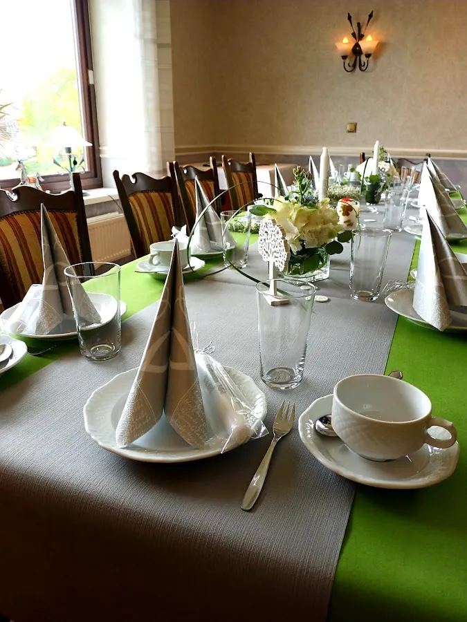 BookNoFees: Restoran – Landgasthof Zum Burghof – Medebach – Seoski gostište Zum Burghof, fotografija 1