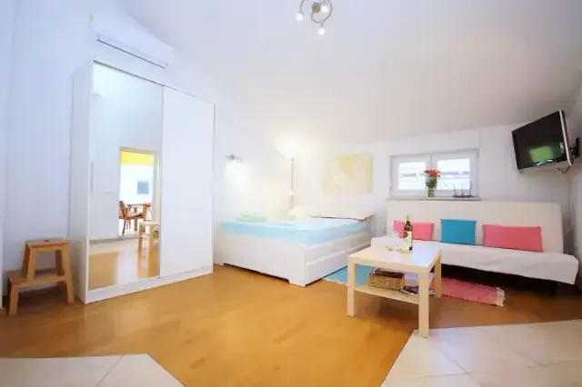 BookNoFees: Studio Kamamila blizu plaže, 200 metara od plaže – Medulin