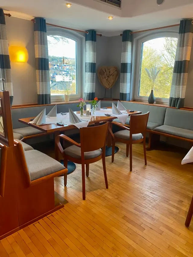 BookNoFees: Restoran – Hotel-Restaurant Wilhelmshöhe – Neuenrade – Hotel i restoran Wilhelmshöhe, fotografija 3