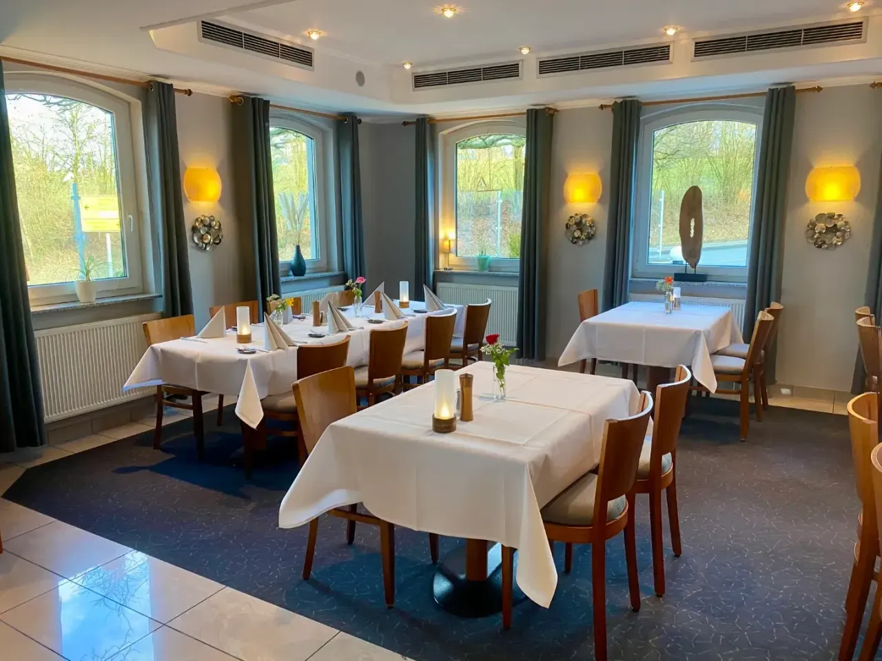 BookNoFees: Restoran – Hotel-Restaurant Wilhelmshöhe – Neuenrade – Hotel i restoran Wilhelmshöhe, fotografija 1