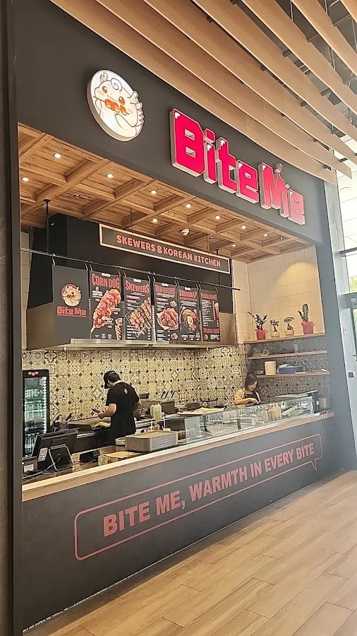 BookNoFees: Restoran – BITE ME – Ljubljana – Ugrizi me, fotografija 1
