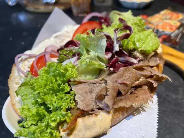 BookNoFees: Bar s grickalicama – Pivaz Döner Pizza – Arnsberg-Neheim – Pivaz Döner Pizza, fotografija 3