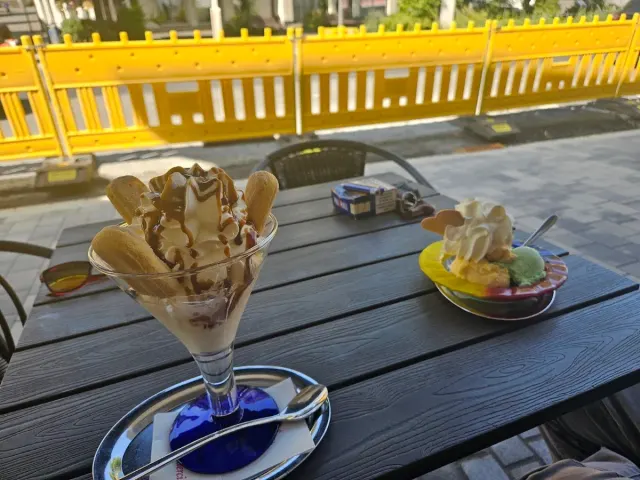 BookNoFees: Restoran – Eiscafé Gelateria Italiana Boutique – Warstein – Eiscafé butik talijanskog sladoleda, fotografija 3