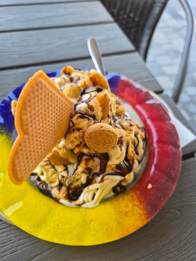 BookNoFees: Restoran – Eiscafé Gelateria Italiana Boutique – Warstein – Eiscafé butik talijanskog sladoleda, fotografija 1
