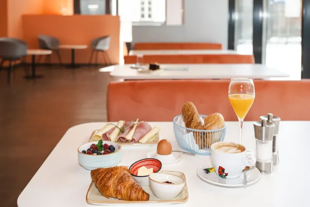 BookNoFees: kafić – Kuchenamt – Vienna – Ured za kolače, fotografija 3