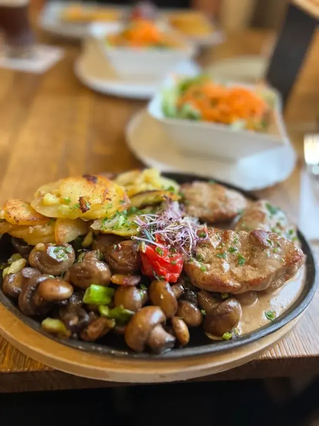 BookNoFees: Restoran – Alter Kornspeicher – Erwitte – Stari žitnica, fotografija 2