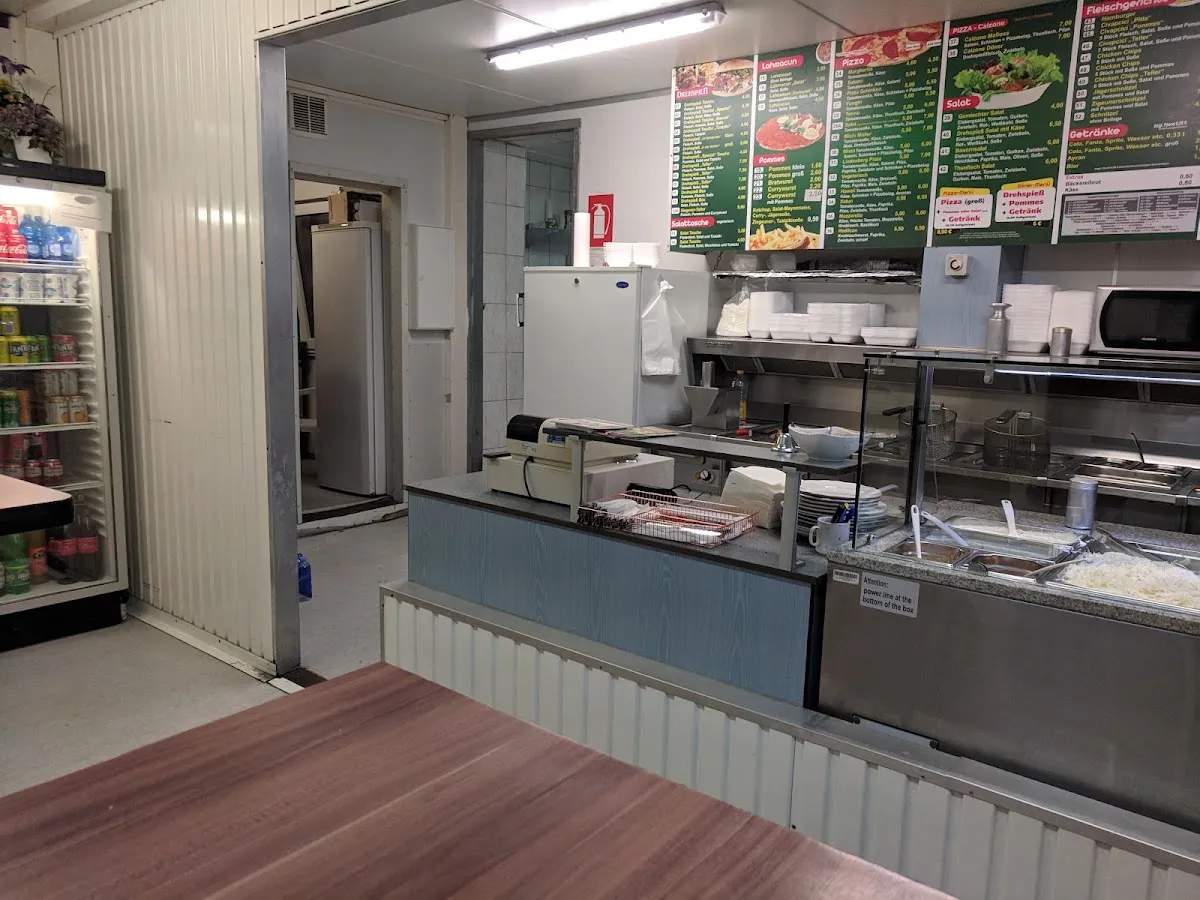 BookNoFees: Restoran – Döner Kebap Haus Lindenberg – Freudenberg – Döner Kebap Haus Lindenberg, fotografija 1