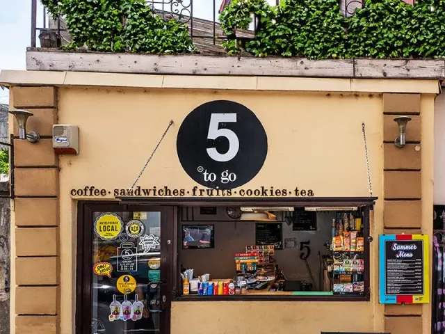 BookNoFees: kafić – 5 to go – Bucharest – Još 5, fotografija 2