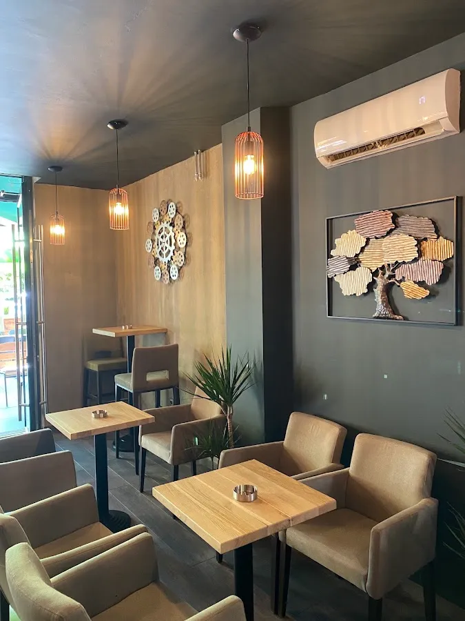 BookNoFees: kafić – Brown bar – Zagreb – Smeđi bar, fotografija 1