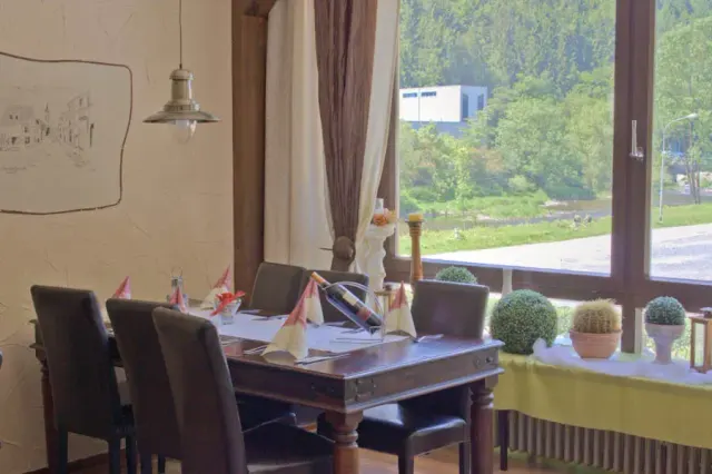 BookNoFees: Restoran – Restaurant Vier Jahreszeiten – Werdohl – Restoran Četiri godišnja doba, fotografija 3
