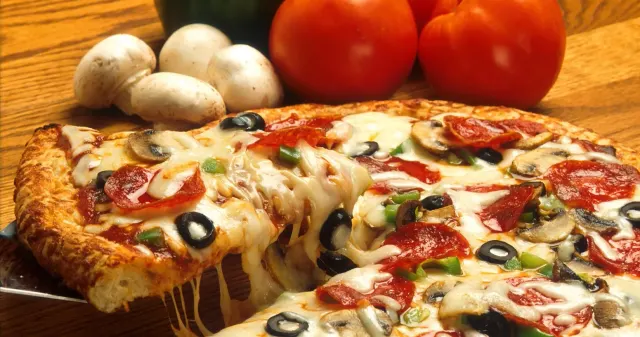 BookNoFees: Bar s grickalicama – Pizza Vitto – Madrid – Pizza Vitto, fotografija 2