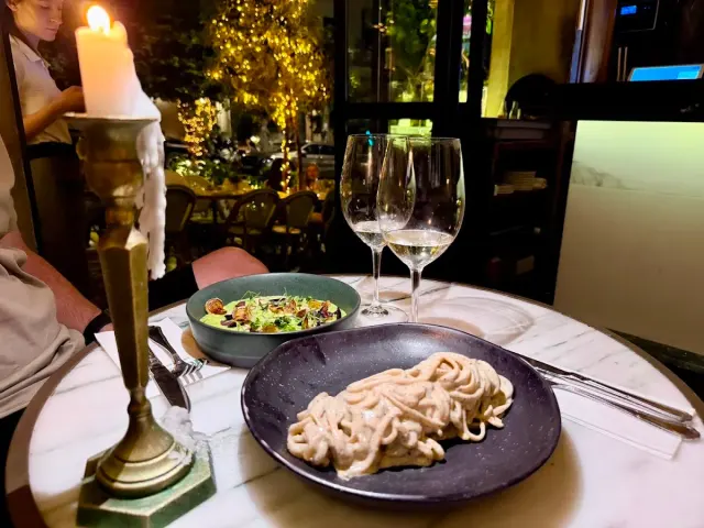 BookNoFees: Restoran – Brunello – Athens – Brunelo, fotografija 2