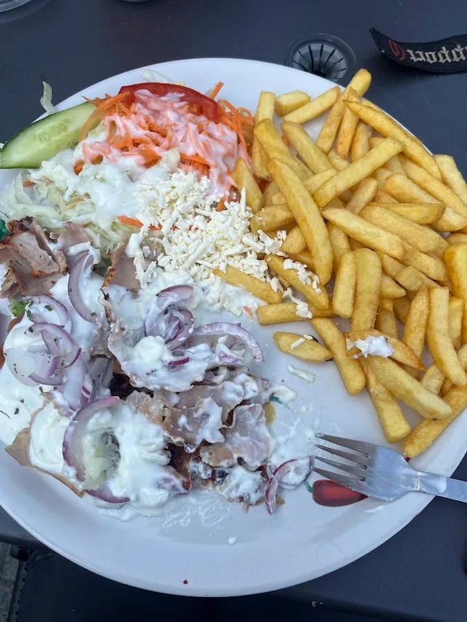 BookNoFees: Bar s grickalicama – Yan's Grill Imbiss – Geseke – Yan's Grill za van, fotografija 1