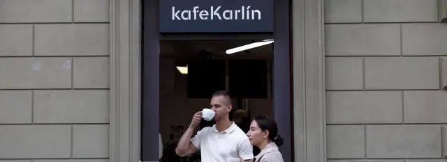 BookNoFees: kafić – kafe Karlín – Prague – Karlín kafić, fotografija 3
