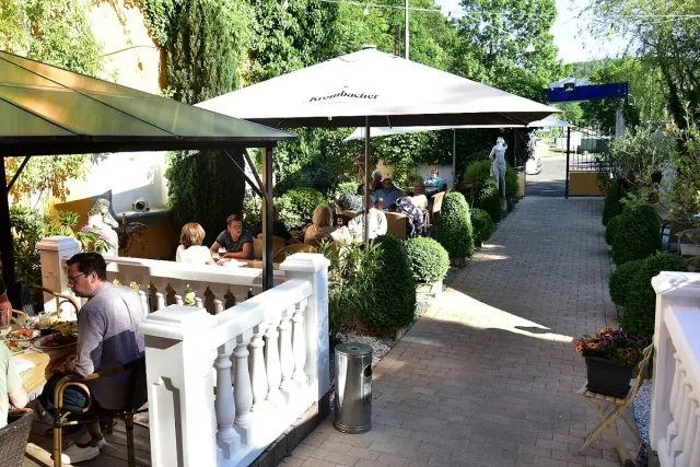 BookNoFees: Restoran – Athos – Siegen – Atos, fotografija 3