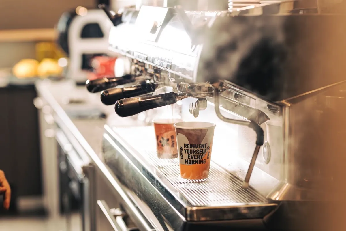 BookNoFees: kafić – Coffee Island – Athens – Kafićko otočje, fotografija 1