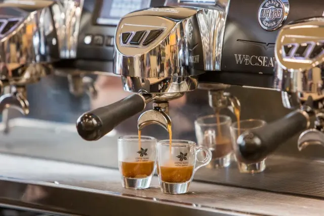BookNoFees: kafić – Coffee Island – Athens – Kafićko otočje, fotografija 2