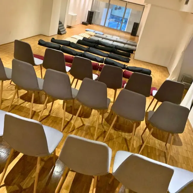 BookNoFees: kafić – Agora – Budapest – Sada, fotografija 3
