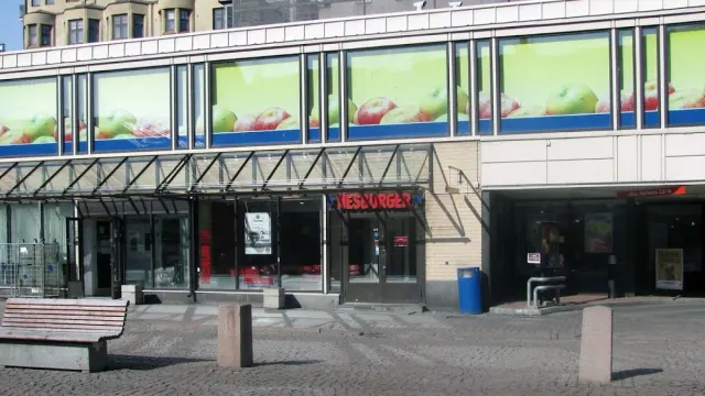 BookNoFees: Bar s grickalicama – Hesburger – Helsinki – Hesburger, fotografija 2