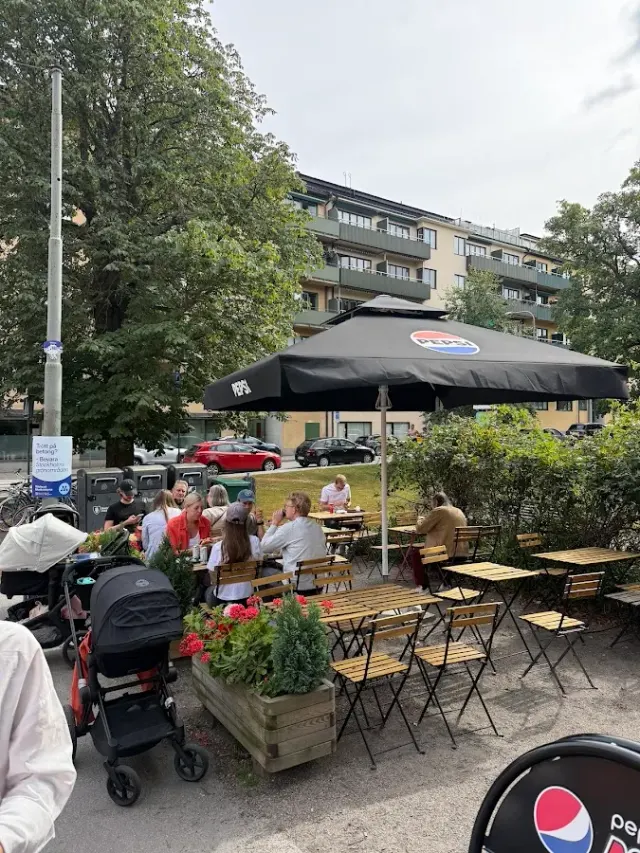BookNoFees: Bar s grickalicama – Daniels Burger & Grill – Stockholm – Danielov Burger i Grill, fotografija 2