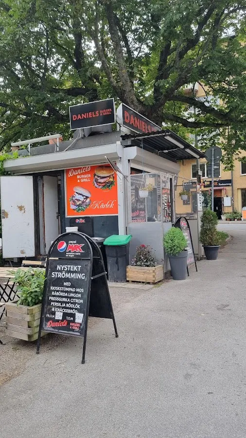 BookNoFees: Bar s grickalicama – Daniels Burger & Grill – Stockholm – Danielov Burger i Grill, fotografija 1