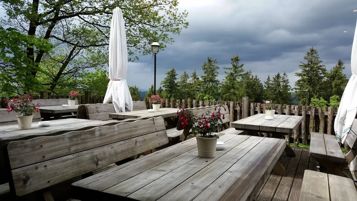 BookNoFees: Restoran – Kindelsberg Raststätte – Kreuztal – Benzinska postaja Kindelsberg, fotografija 1