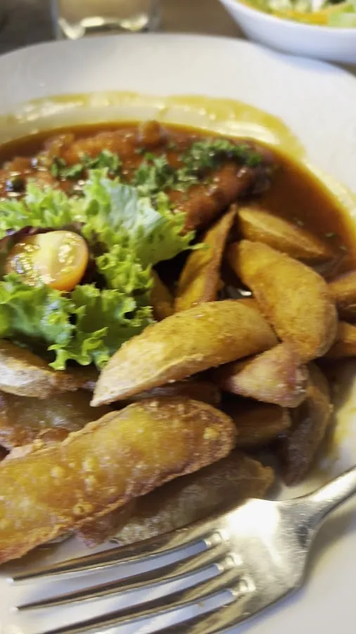 BookNoFees: Restoran – Kindelsberg Raststätte – Kreuztal – Benzinska postaja Kindelsberg, fotografija 3