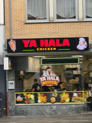 Bar s grickalicama – BookNoFees: fotografija autora Jens Scafarti iz recenzije mjesta Elite Döner