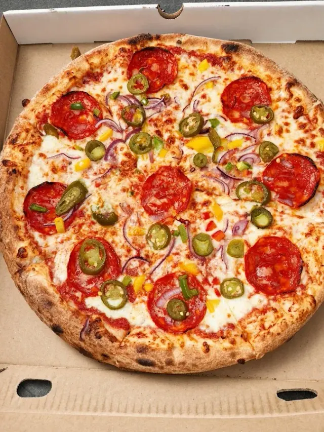 BookNoFees: Restoran – Chicago's Pizza – Warsaw – Pica Chicaga, fotografija 2