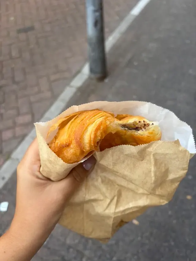 BookNoFees: Restoran – Bbrood – Amsterdam – Bhljeb, fotografija 2