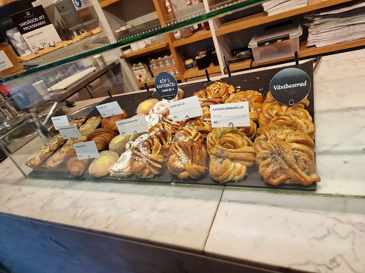 BookNoFees: kafić – Gateau – Stockholm – Gato, fotografija 1