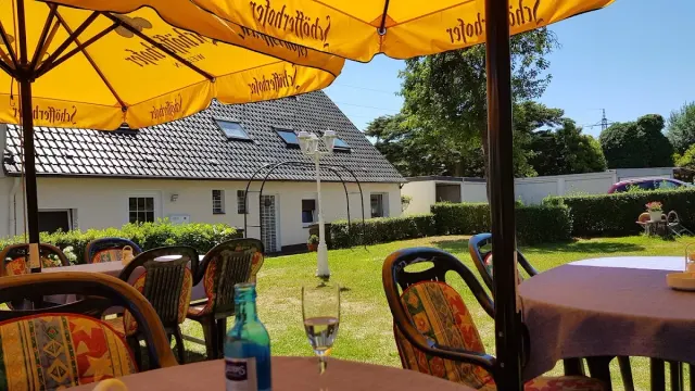 BookNoFees: Haus Huster, Herdecke