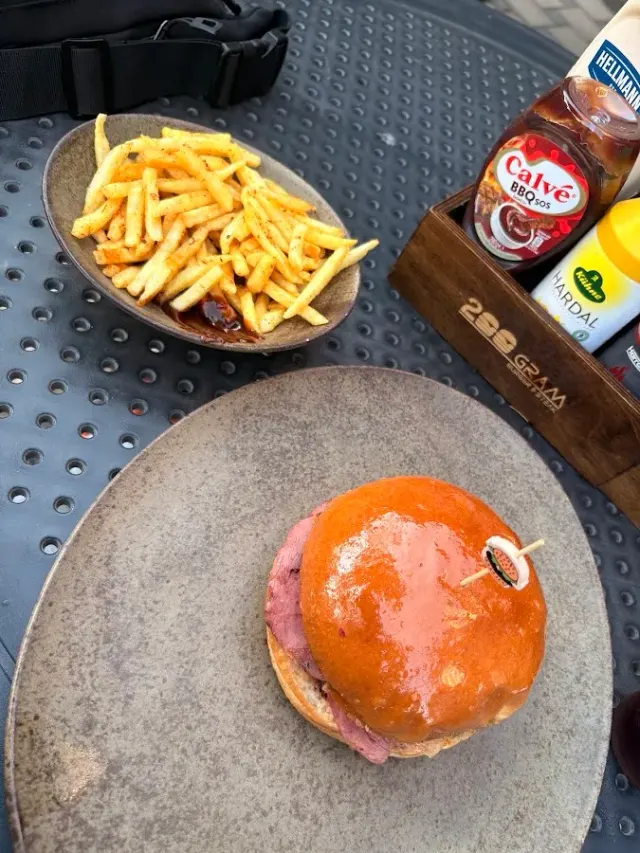 BookNoFees: Restoran – Derin Köfte&Burger – Istanbul – Derin Köfte i burger, fotografija 2